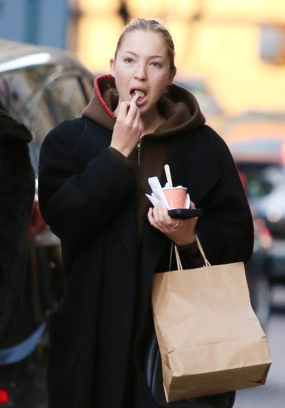 Lila Moss Enjoys a Frozen Treat in NYC [11-19-2024]