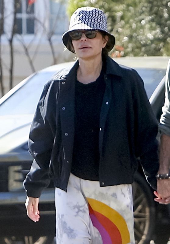 Lisa Rinna and Harry Hamlin Spotted Holding Hands [11-17-2024]