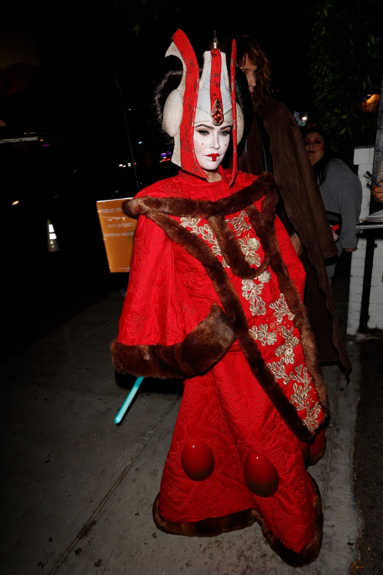 megan-fox-and-machine-gun-kelly-make-a-splash-at-kendall-jenner-s-halloween-party-in-la-10-31-2024-0.jpg (1280×1920)