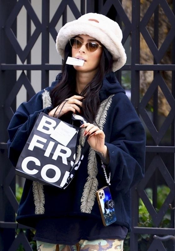 Megan Fox oozes cool in an oversized camo look [11-02-2024]