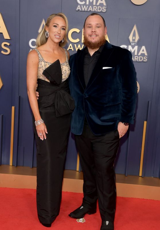 Nicole Hocking at the 58th Annual CMA Awards