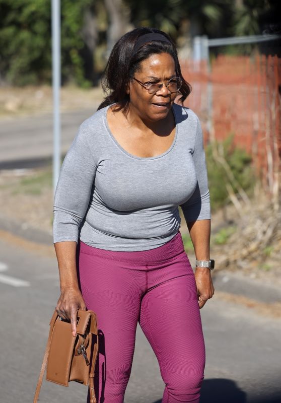 Oprah Winfrey Leaves Workout in Santa Barbara [11-12-2024]