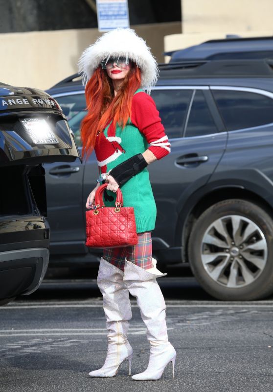 Phoebe Price Christmas Cheer [11-27-2024]