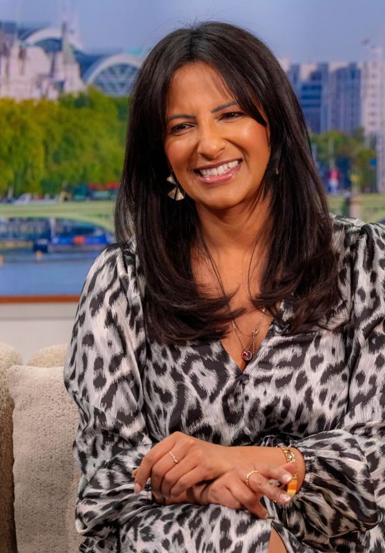 Ranvir Singh Delivers News and Gossip on Good Morning Britain [11-29-2024]