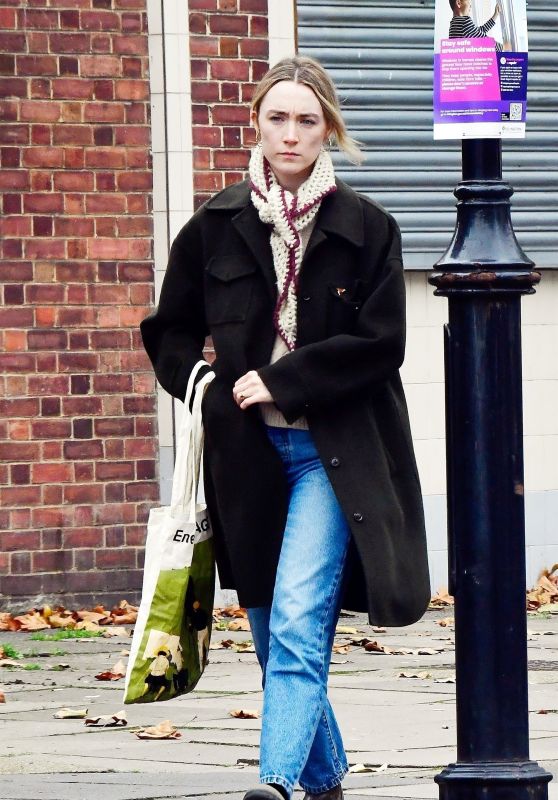 Saoirse Ronan radiates casual chic in London [10-31-2024] • CelebMafia