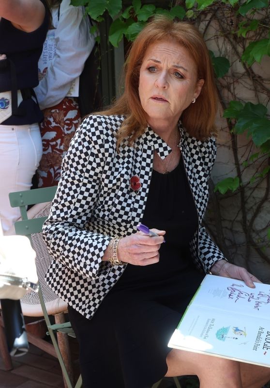 Sarah Ferguson, Duchess of York, Greets Fans at Perth Book Event [11-03-2024]