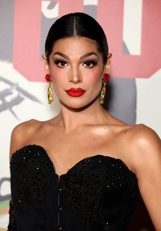 Valentina Parties with Carlos Eric Lopez at Dia de Muertos Gala in Los Angeles [11-01-2024]