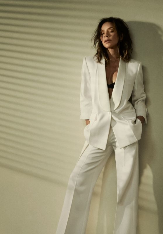 Victoria Beckham Graces the Cover of Harper’s Bazaar UK’s December 2024/January 2025 Issue