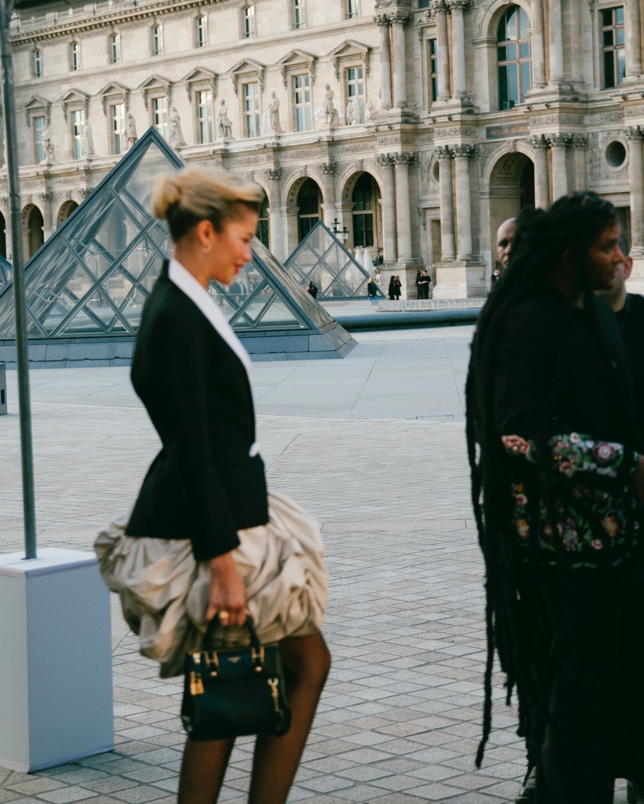 zendaya-at-louis-vuitton-paris-fashion-week-10-2024-8.jpg (1280×1599)