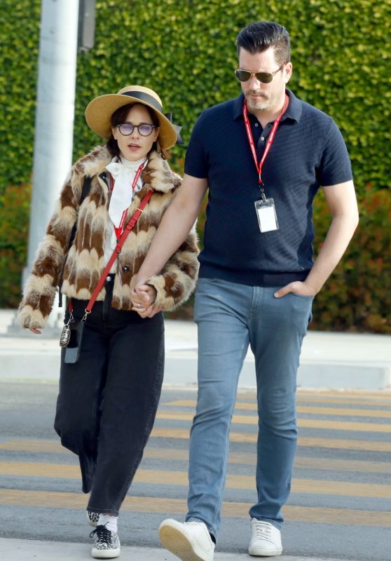 Zooey Deschanel and Jonathan Scott Spotted Hand-in-Hand in LA [11-19-2024]