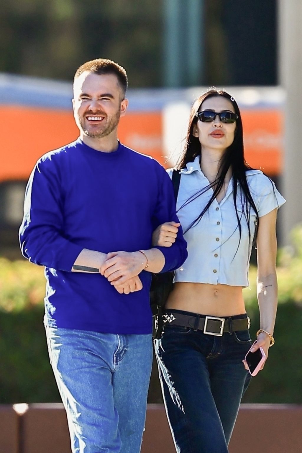 amelia-hamlin-strolling-with-mystery-man-in-west-hollywood-12.18.2024-1.jpg (1024×1536)