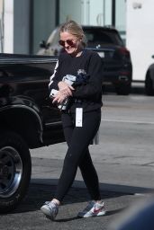 Amy Poehler All Smiles on Her Way to Pilates Class - 12.07.2024