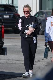 Amy Poehler All Smiles on Her Way to Pilates Class - 12.07.2024