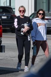 Amy Poehler All Smiles on Her Way to Pilates Class - 12.07.2024