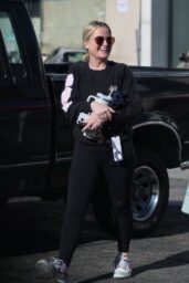 Amy Poehler All Smiles on Her Way to Pilates Class - 12 07 2024