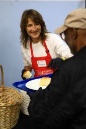 Anne Ramsay Spreads Holiday Cheer at LA Mission 12.20.2024