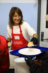Anne Ramsay Spreads Holiday Cheer at LA Mission 12.20.2024