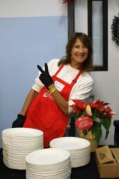 Anne Ramsay Spreads Holiday Cheer at LA Mission 12 20 2024