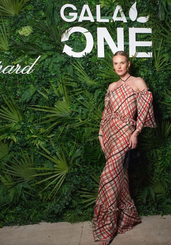 Anne Vyalitsyna Attends Gala One Dinner in St. Barth - 12.29.2024