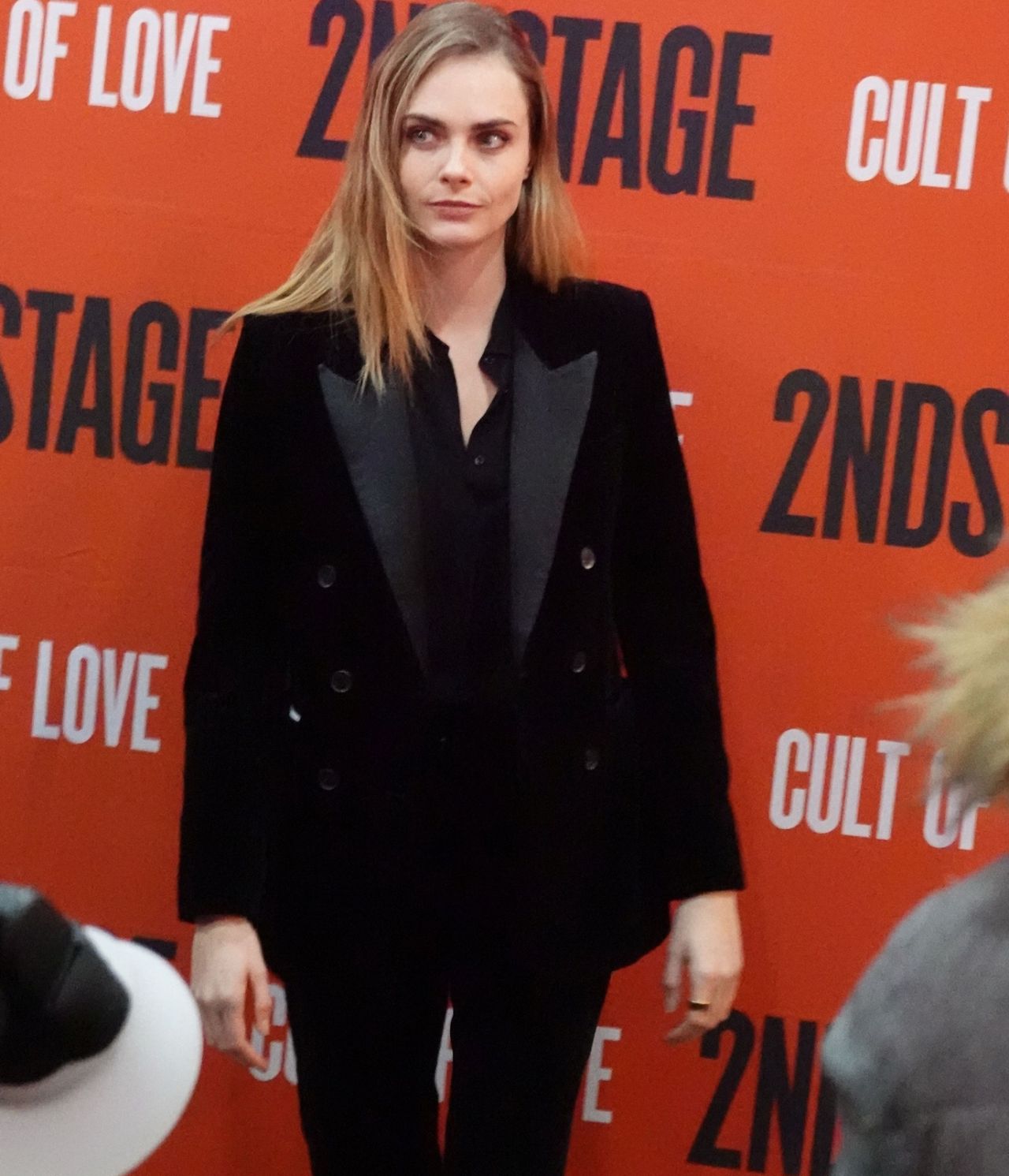 cara-delevingne-at-cult-of-love-broadway-opening-0.jpg (1280×1491)