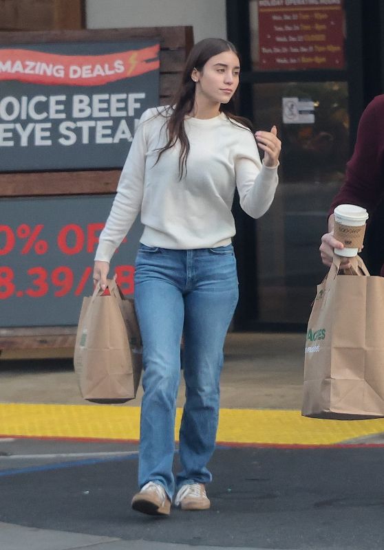 Caylee Cowan Spotted Grocery Shopping at Lazy Acres in Los Feliz – 12.28.2024