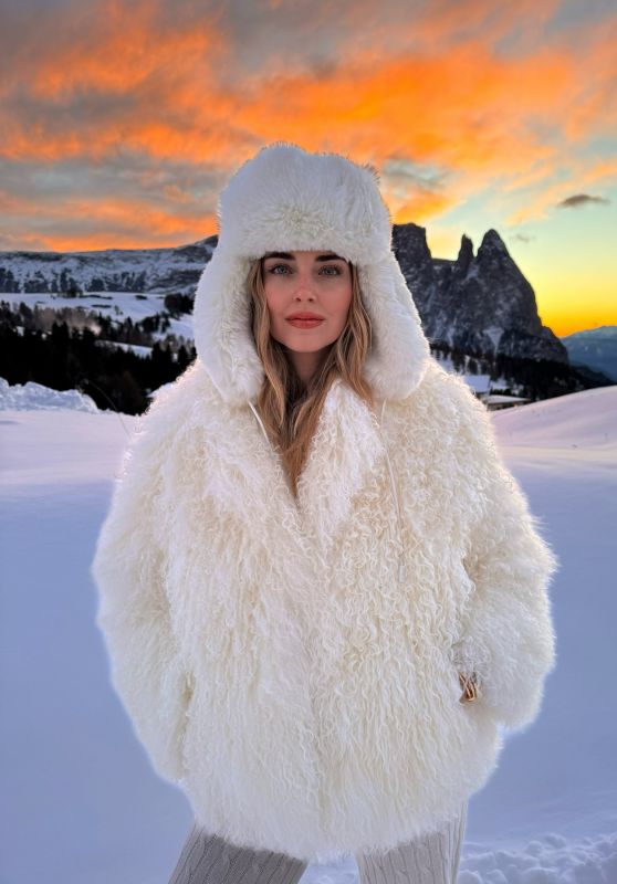 Chiara Ferragni’s Luxe Winter Look: Instagram Story Decoded 12-20-2024