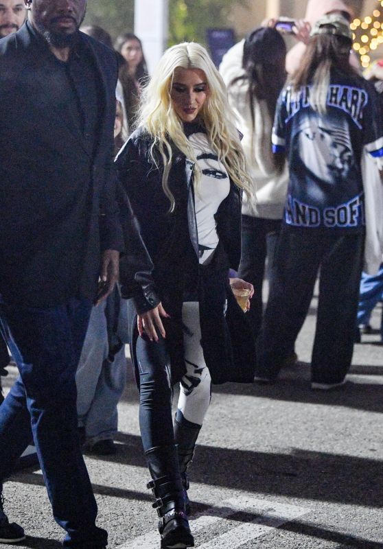 Christina Aguilera Stuns at Billie Eilish Concert in Inglewood 12.20.2024