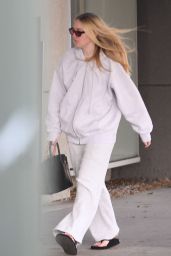 Dakota Fanning Pampered at Crane Salon for Christmas - 12.23.2024