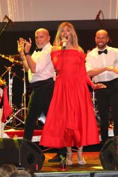Debbie Gibson Enchants at Winterlicious Concert in Manhattan 12.21.2024