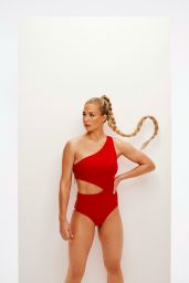 Florence Pugh Dazzles in December 2024 Photoshoot