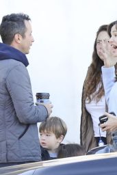 Jennifer Garner Delivers Bagels to Ben Affleck’s Home - 12.07.2024