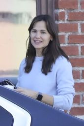 Jennifer Garner Delivers Bagels to Ben Affleck’s Home - 12.07.2024
