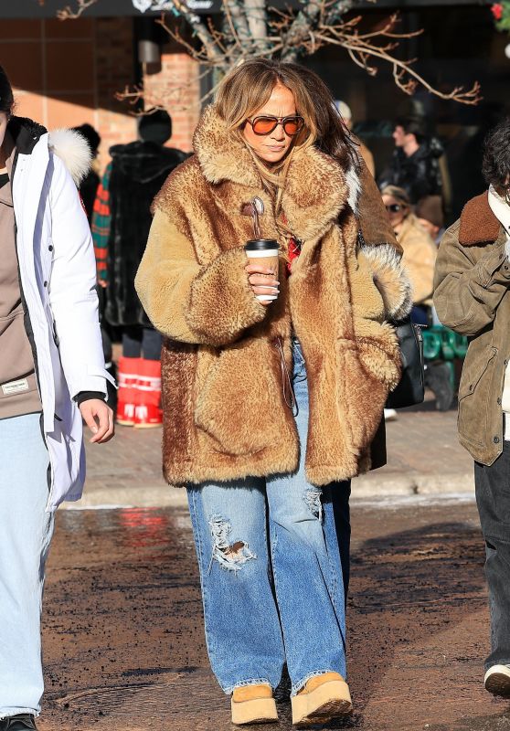 Jennifer Lopez’s Luxe Christmas Eve Look in Aspen 12-24-2024