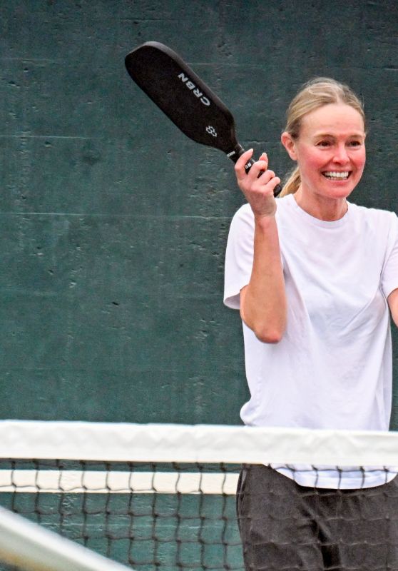 Kate Bosworth & Justin Long Play Pickleball in Local Park - 12.27.2024