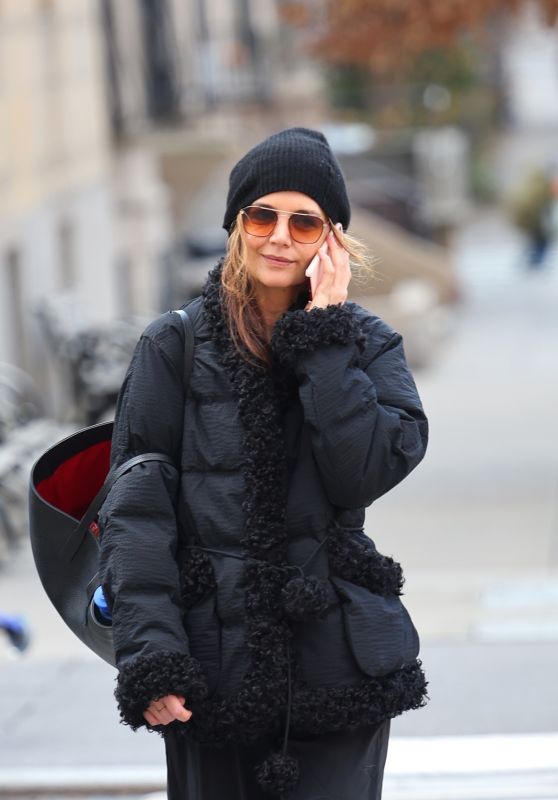 Katie Holmes Spotted Smiling During Errands in Brooklyn – 12.19.2024