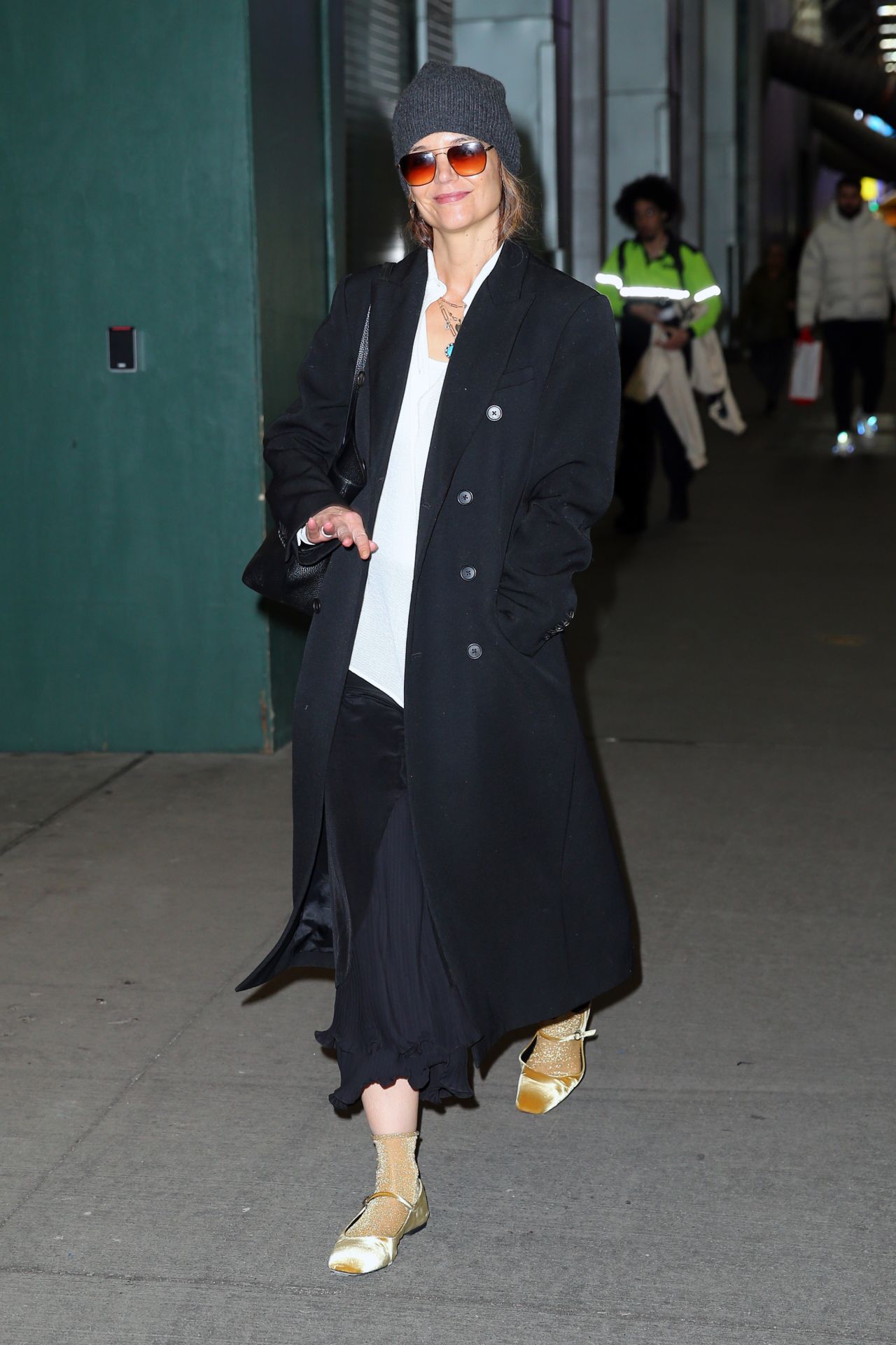 katie-holmes-steps-out-in-chic-winter-style-in-new-york-city-12.30.2024-0.jpg (1280×1920)