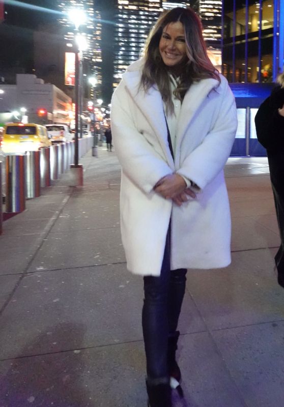 Kelly Bensimon Spotted Strolling Through Midtown Manhattan, New York - 12.24.2024