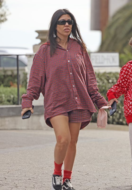 Kourtney Kardashian Spotted on Family Lunch Outing in Santa Barbara (12.27.2024)