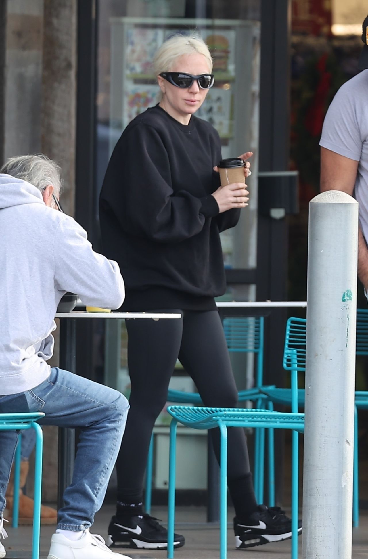 lady-gaga-flaunts-mᴀssive-ring-during-coffee-run-in-malibu-12.11.2024-2.jpg (1280×1944)