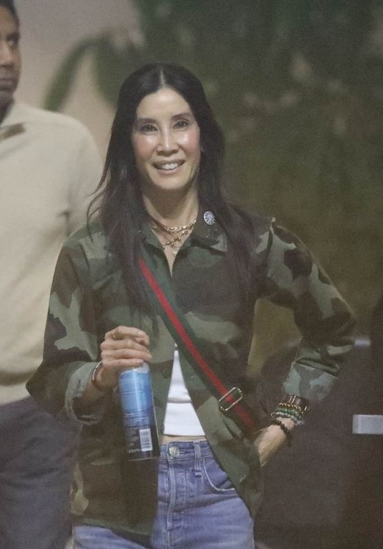 Lisa Ling All Smiles at Billie Eilish Concert 12.21.2024