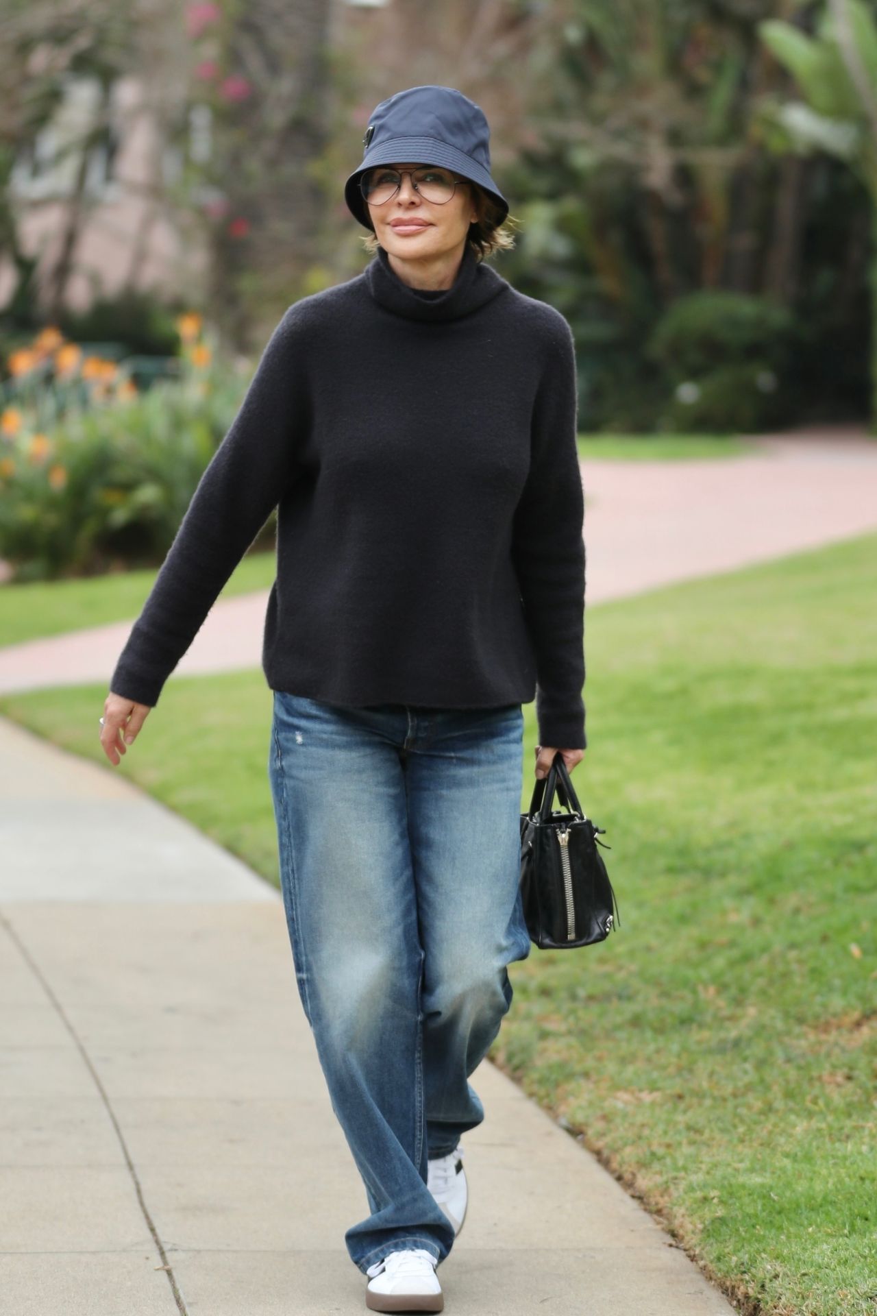 Lisa Rinna Spotted In Casual Chic At The Beverly Hills Hotel 12.23.2024 