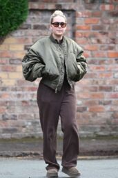 Molly-Mae Hague Spotted at Village Cafe with Friends Erin and Manager Fran Britton – 12 19 2024
