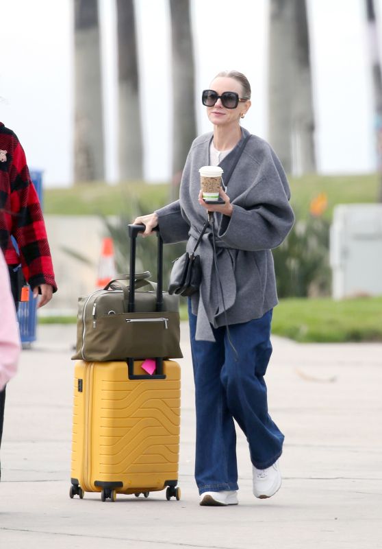 Naomi Watts Arrives on Set of "All