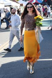 Natasha and Martin Blasick Spotted Shopping at Studio City Farmers Market - Los Angeles [12-01-2024]