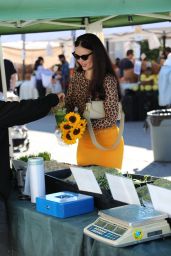 Natasha and Martin Blasick Spotted Shopping at Studio City Farmers Market - Los Angeles [12-01-2024]