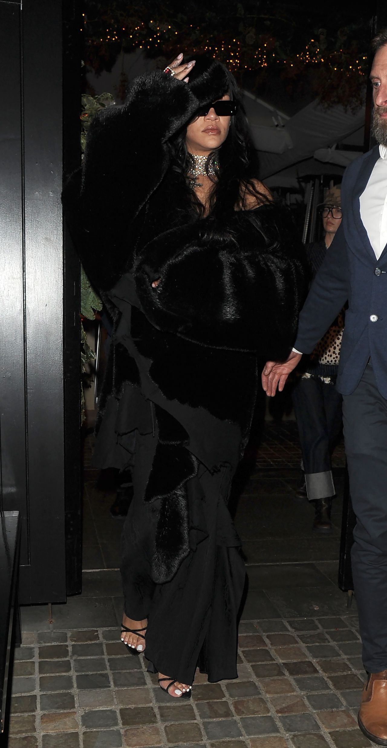 rihanna-out-with-asap-rocky-at-4am-03.12.2024-4.jpg (1280×2471)