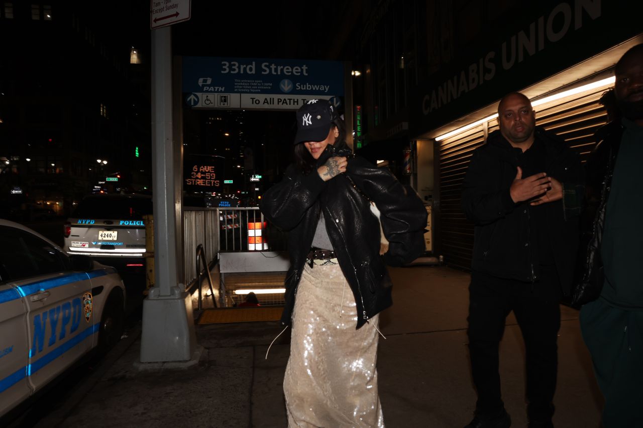 rihanna-spotted-at-prive-in-new-york-12.26.2024-1.jpg (1280×853)