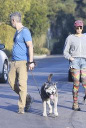 Sarah Silverman and Rory Albanese Take a Stroll with Their Furry Friends (12.30.2024)