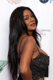 Shannon Barr Spreads Holiday Cheer at Winter Wonderland Toy Drive 12.07.2024