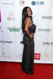 Shannon Barr Spreads Holiday Cheer at Winter Wonderland Toy Drive 12.07.2024